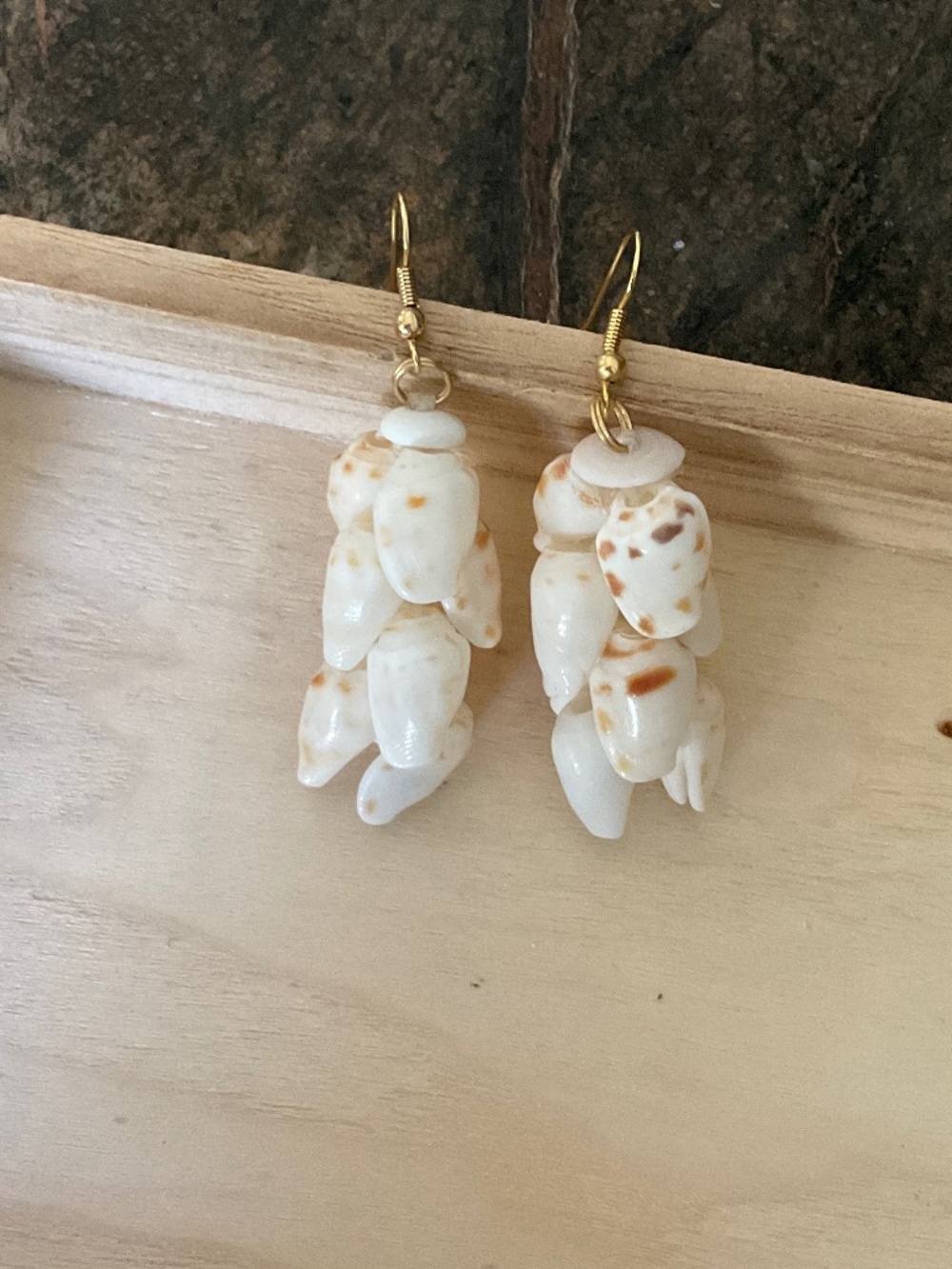 Shell Earrings - Picture 2 of 4